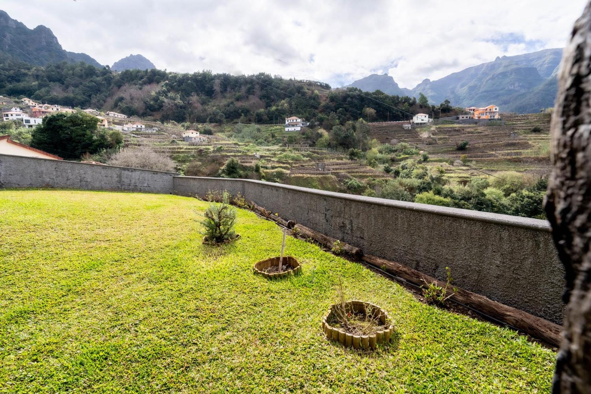 Villa Madeira Bird House - House In The Mountains With Garden São Vicente Exterior foto
