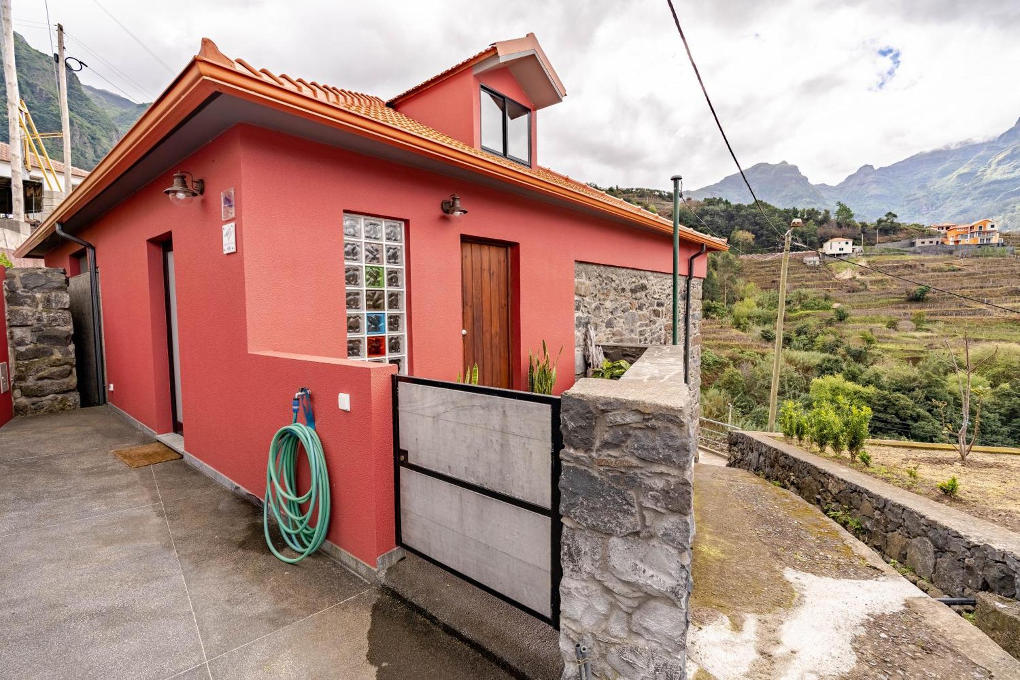 Villa Madeira Bird House - House In The Mountains With Garden São Vicente Exterior foto
