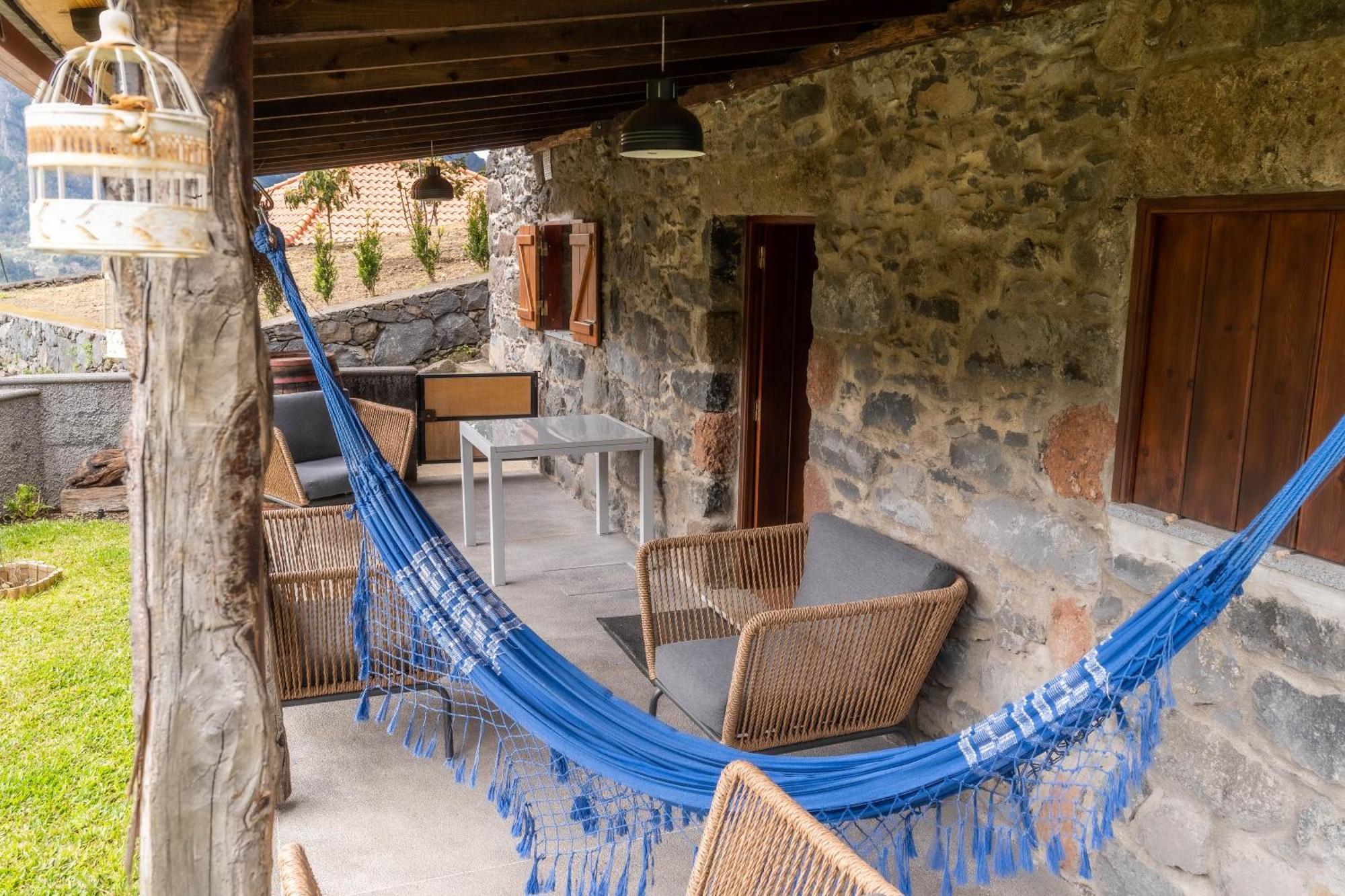 Villa Madeira Bird House - House In The Mountains With Garden São Vicente Exterior foto
