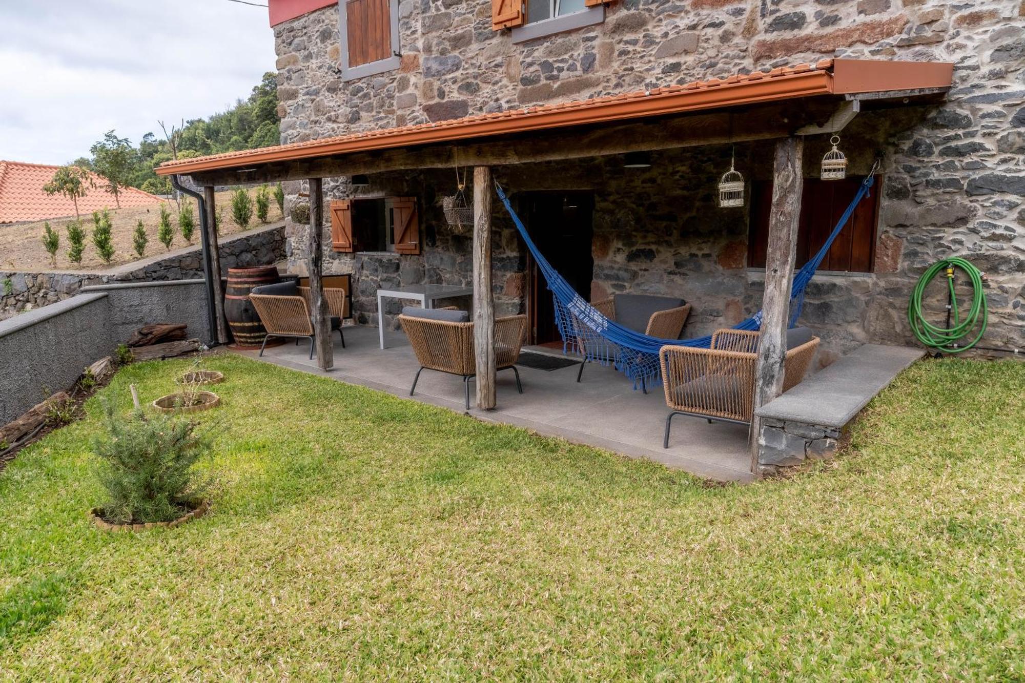 Villa Madeira Bird House - House In The Mountains With Garden São Vicente Exterior foto