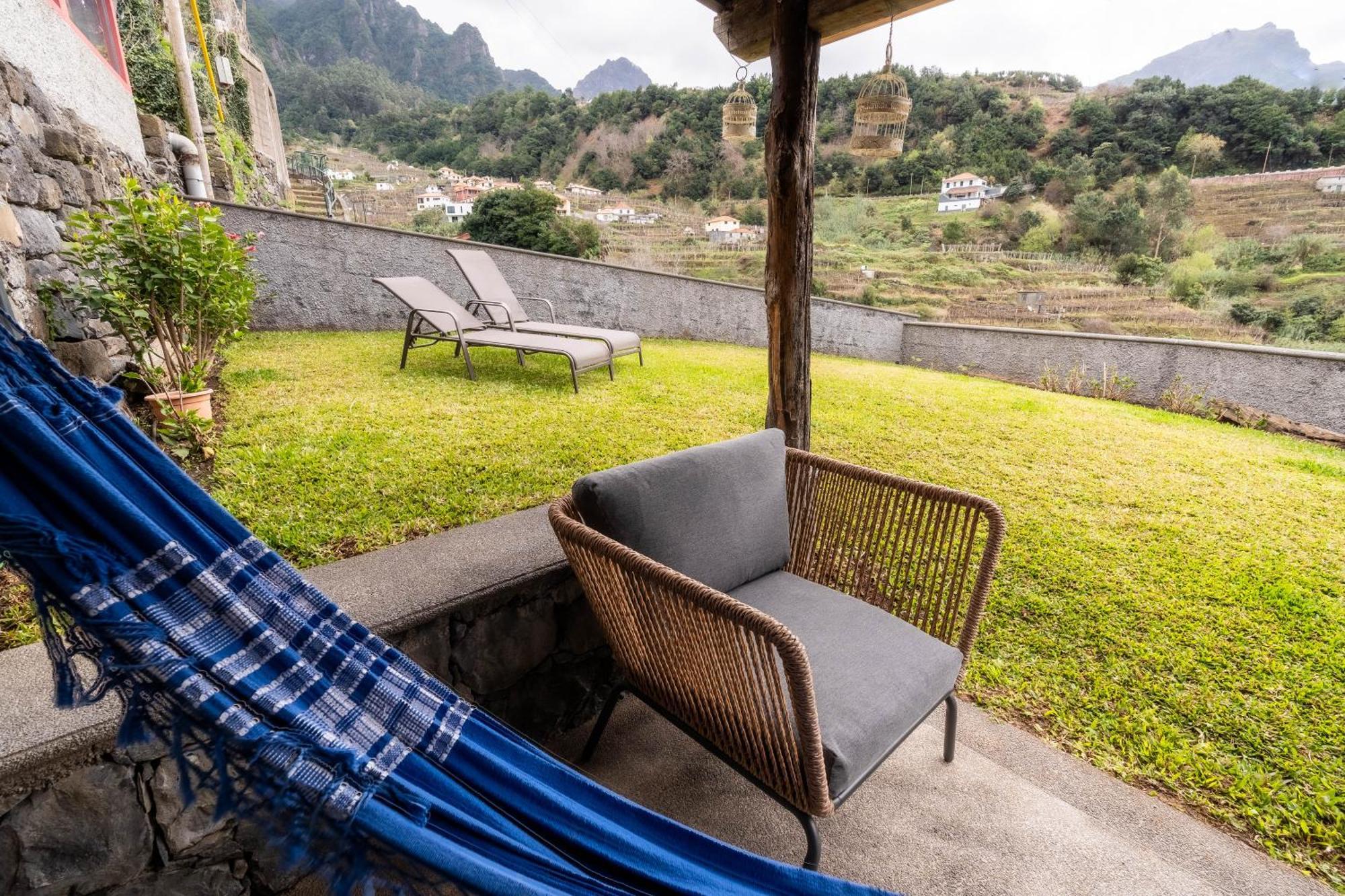 Villa Madeira Bird House - House In The Mountains With Garden São Vicente Exterior foto