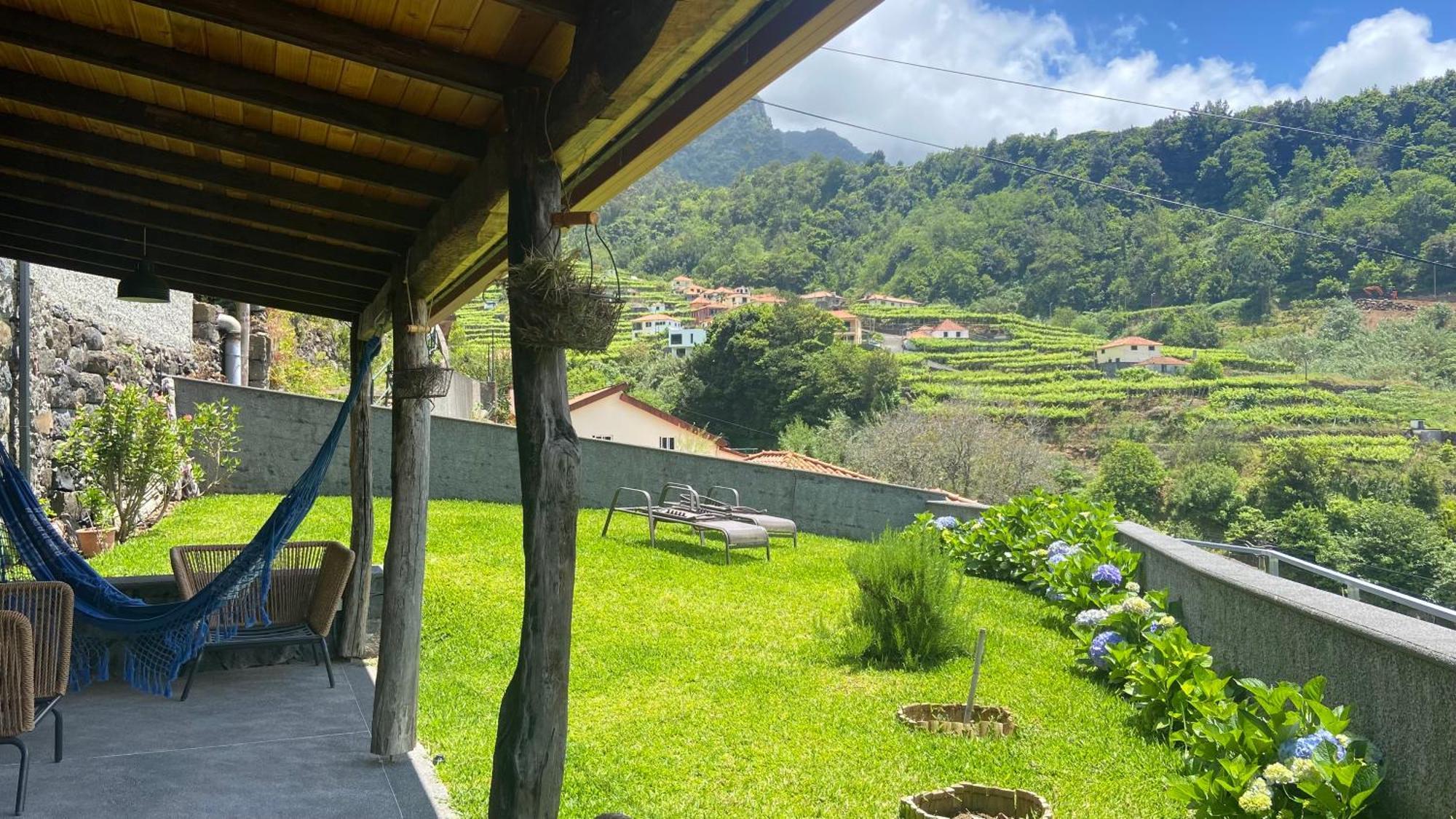 Villa Madeira Bird House - House In The Mountains With Garden São Vicente Exterior foto